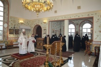 В праздник Собора Архистратига Михаила митрополит Артемий возглавил Божественную литургию в женском монастыре