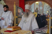 В неделю перед Богоявлением митрополит Артемий возглавил Богослужение в Петропавловском женском монастыре