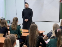 Клирик Успенского собора рассказал школьникам о недопустимости сквернословия