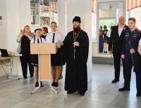 Хабаровский священник принял участие в школьной церемонии «Вахта Памяти»