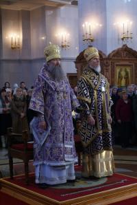 Божественная литургия в Спасо-Преображенском соборе  в Крестопоклонную неделю