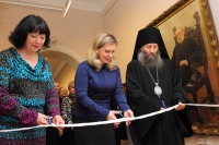 Управляющий Арсеньевской епархией открыл выставку икон в краевом центре