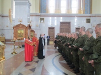 Хабаровским призывникам преподали благословение на службу в Вооруженных Силах России
