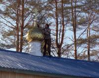 В селе Бичевая установлен крест на купол строящегося храма