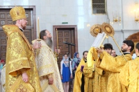 Правящий архиерей Арсеньевской епархии сослужил митрополиту Владимиру на Всенощном бдении