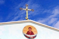 Покровский храм: райские клумбы, покраска Креста и подготовка к отопительному сезону