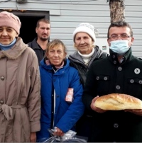 Волонтеры Успенского собора посетили приют для бездомных