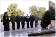Возложение венков к мемориалу Славы, и лития по погибщим в годы Великой отечественной войны (2 сентября 2009 года)