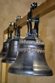 В Спасо-Преображенском кафедральном соборе Хабаровска начался монтаж передвижной звонницы. 9 апреля 2013 года.