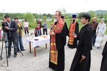 Освящение места строительства будущего храма в пос.Корфовский. 1 июня 2011г.