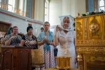 Хабаровчане идут поклониться мощам блаженной Матроны. 21 июля 2016 года