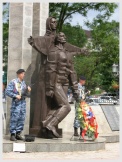 Возложение венков к памятнику сотрудникам УВД (г. Владивосток) (15 августа 2007 года)