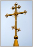 Установка золотого креста на купол кафедрального собора Петропавловска-Камчатского (16 марта 2008 года)